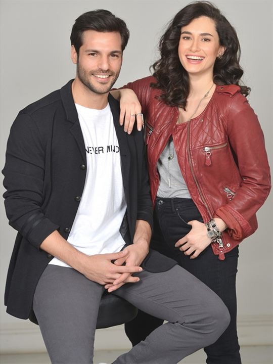 Photo promotionnelle Hande Doğandemir, Serkan Çayoğlu