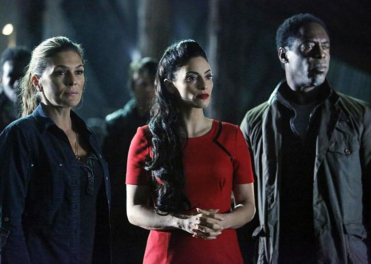 Les 100 : Photo Paige Turco, Isaiah Washington, Erica Cerra