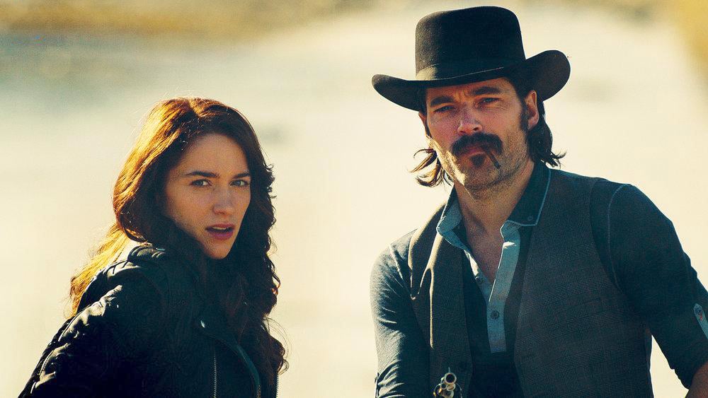 Wynonna Earp : Photo Tim Rozon, Melanie Scrofano