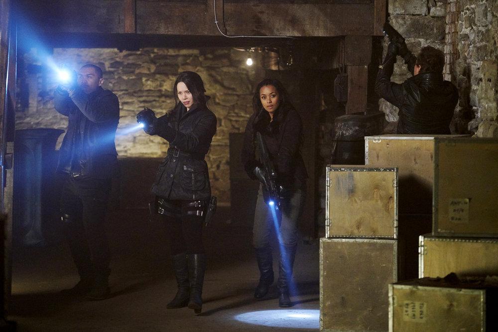 Dark Matter : Photo Melanie Liburd, Alex Mallari Jr., Melissa O'Neil