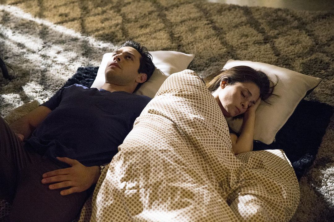 UnREAL : Photo Shiri Appleby, Michael Rady