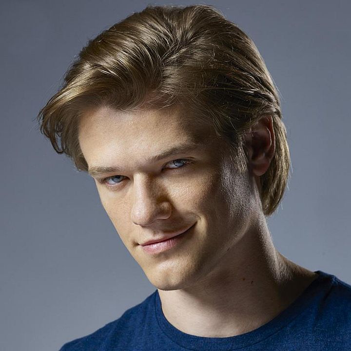 Photo Lucas Till