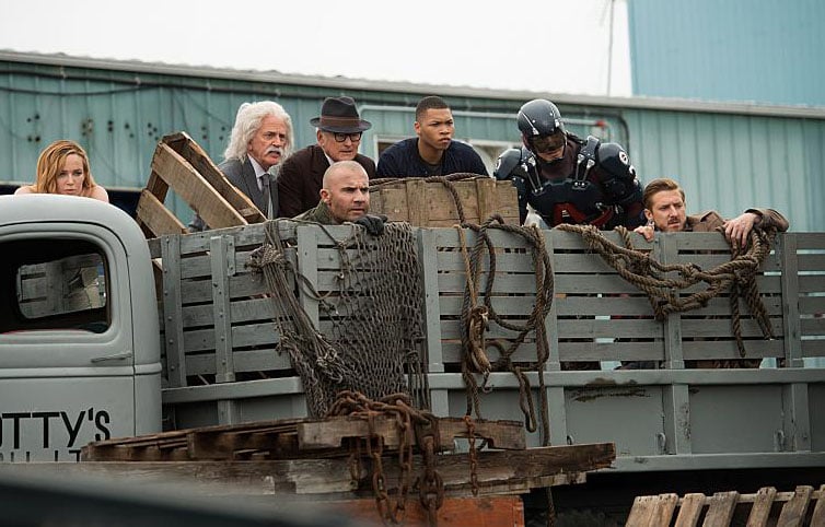 DC's Legends of Tomorrow : Photo Franz Drameh, Caity Lotz, Victor Garber, Arthur Darvill, Dominic Purcell