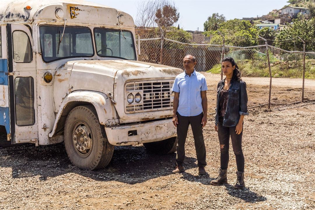 Fear The Walking Dead : Photo Danay Garcia, Paul Calderon