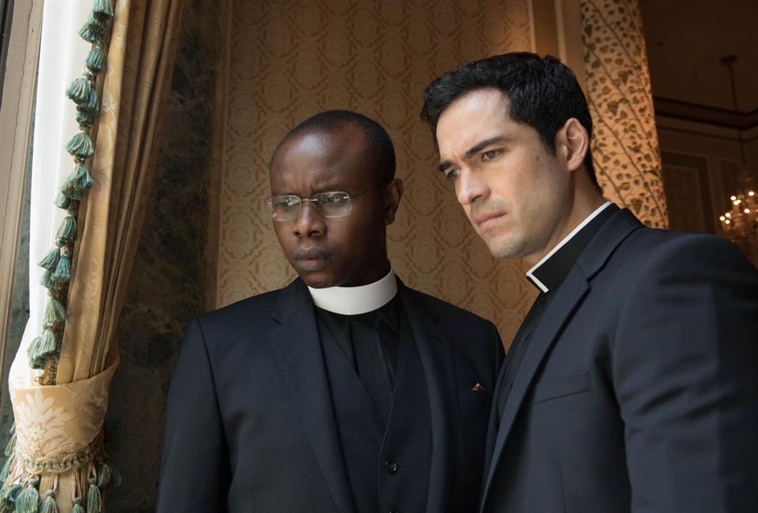 L'Exorciste : Photo Kurt Egyiawan, Alfonso Herrera