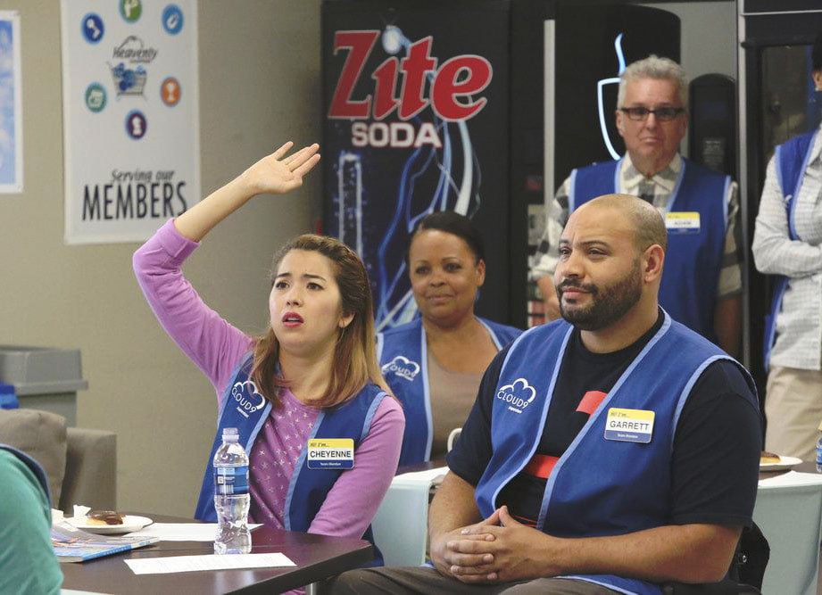 Superstore : Photo Colton Dunn, Nichole Bloom