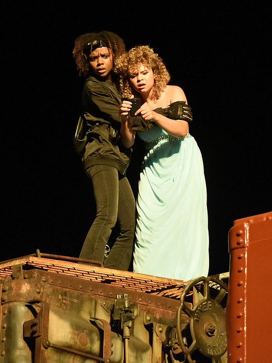 Deidra and Laney Rob a Train : Affiche