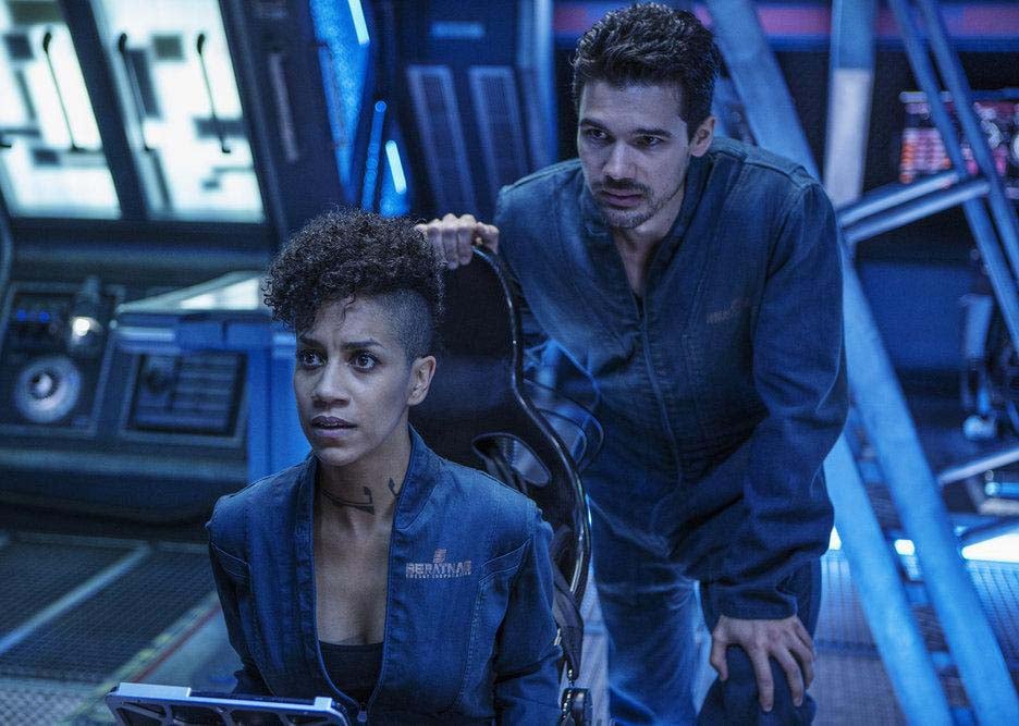 The Expanse : Photo Dominique Tipper, Steven Strait