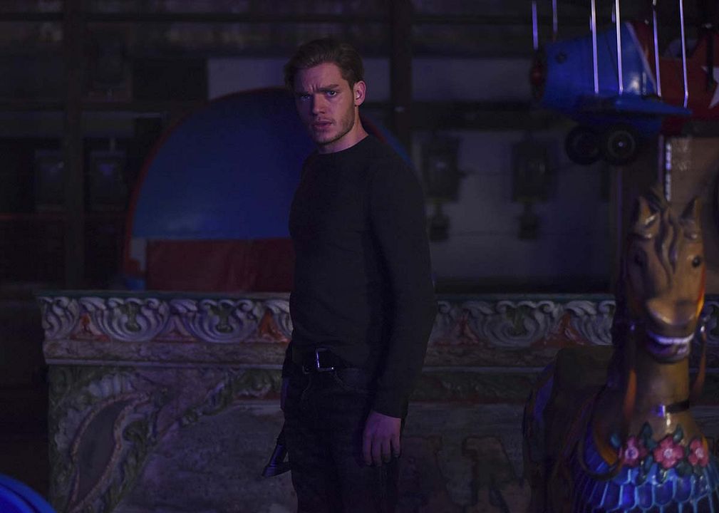 Shadowhunters : Photo Dominic Sherwood