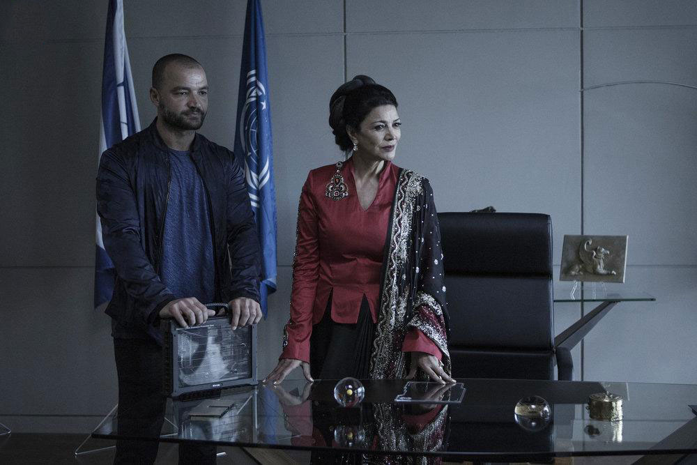 The Expanse : Photo Shohreh Aghdashloo, Nick Tarabay