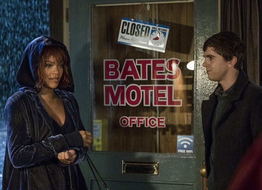 Bates Motel : Photo Rihanna, Freddie Highmore