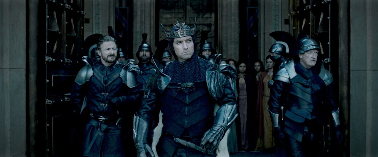 Le Roi Arthur: La Légende d'Excalibur : Photo Jude Law, Peter Ferdinando