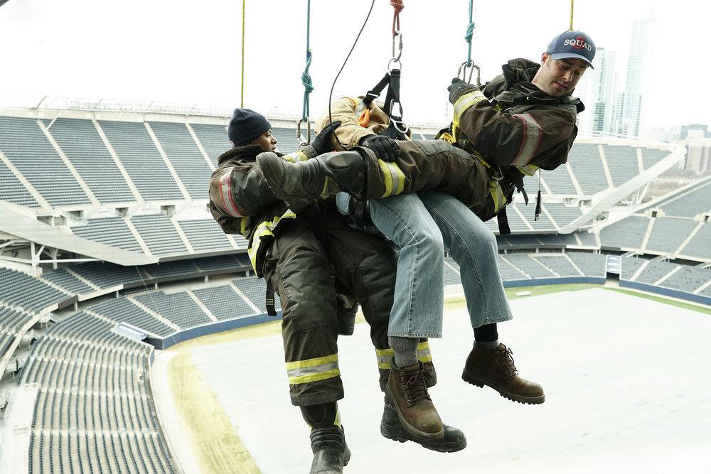 Chicago Fire : Photo Taylor Kinney, Kamal Angelo Bolden