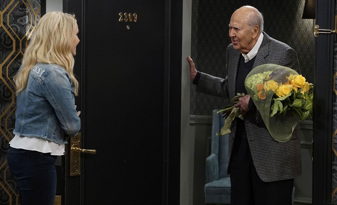 Young & Hungry : Photo Emily Osment, Carl Reiner
