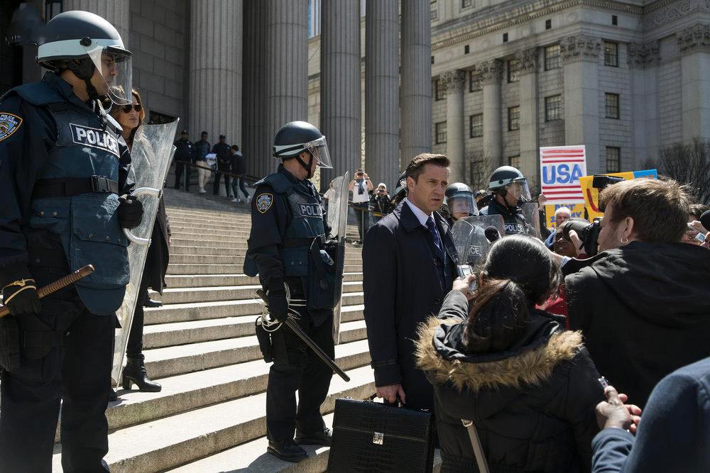 New York Unité Spéciale : Photo Raul Esparza, Mariska Hargitay