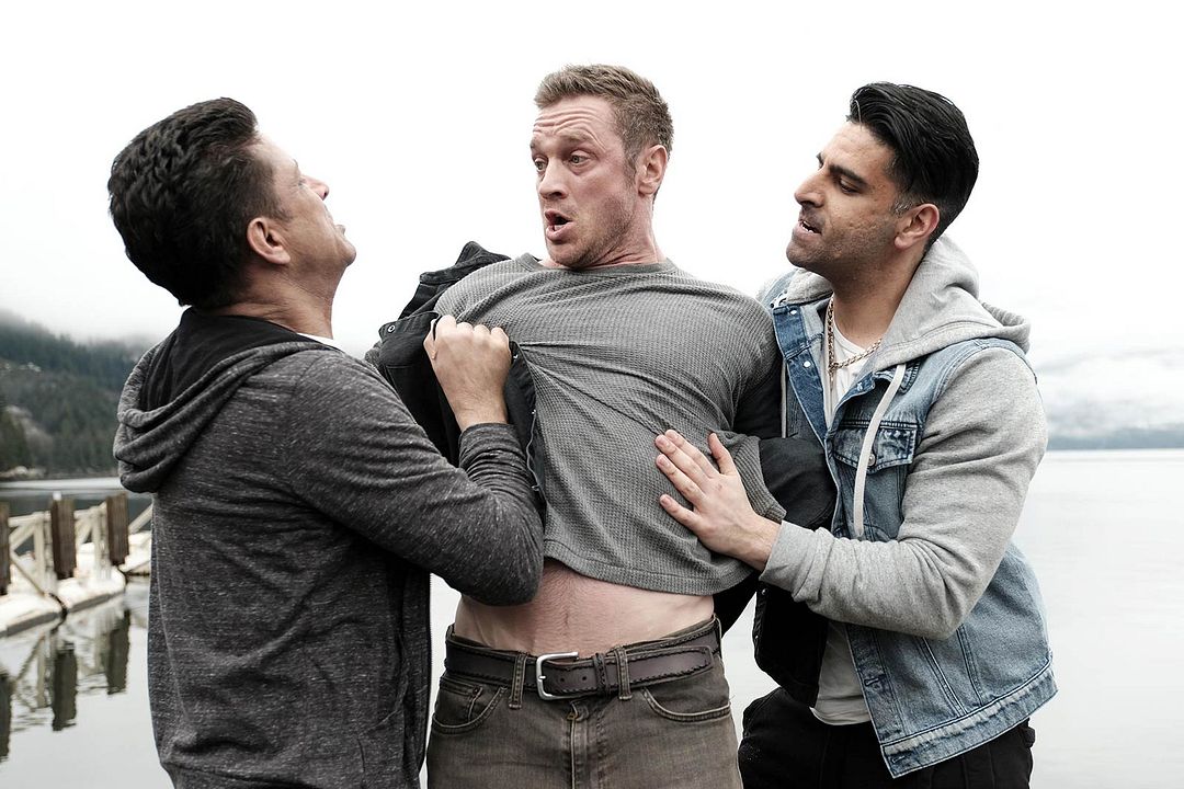 Somewhere Between : Photo Devon Sawa, Arvind Johal, Raymond Sammel