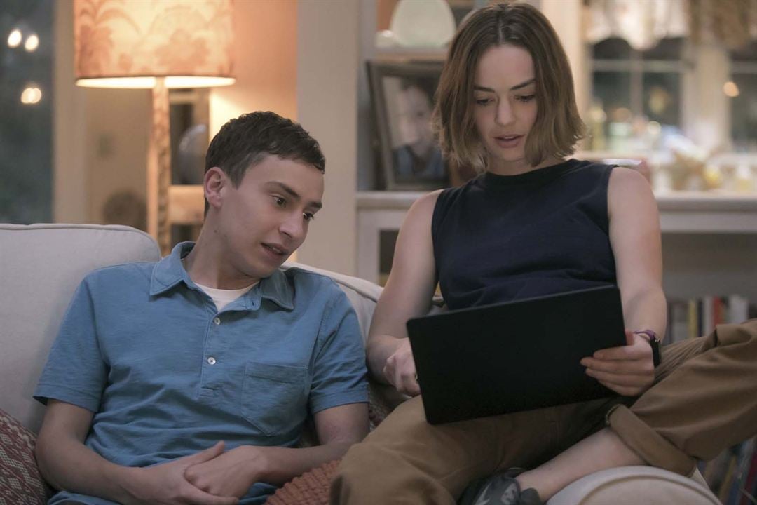 Atypical : Photo Brigette Lundy-Paine, Keir Gilchrist