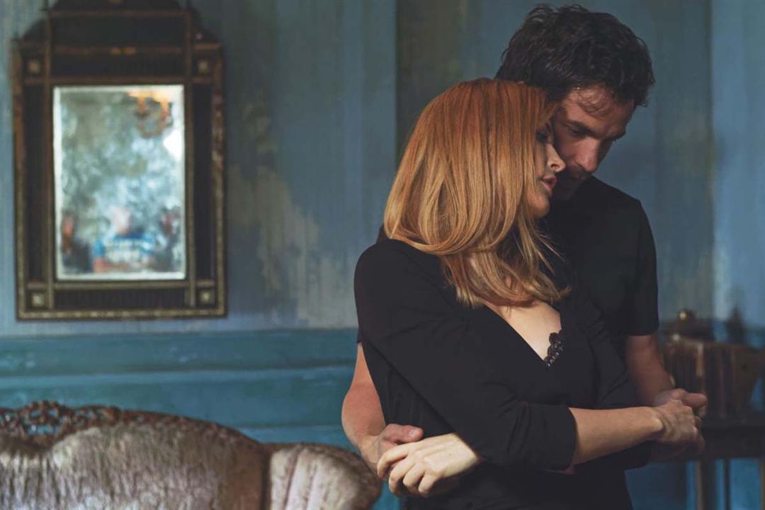 Salvation : Photo Santiago Cabrera, Jennifer Finnigan