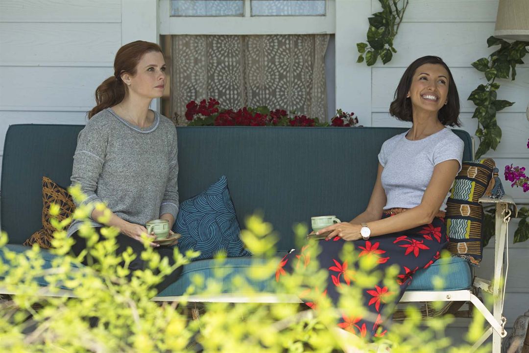 Kevin (Probably) Saves the World : Photo India De Beaufort, JoAnna Garcia Swisher