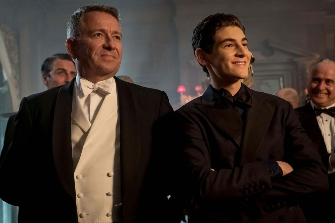 Gotham (2014) : Photo David Mazouz, Sean Pertwee