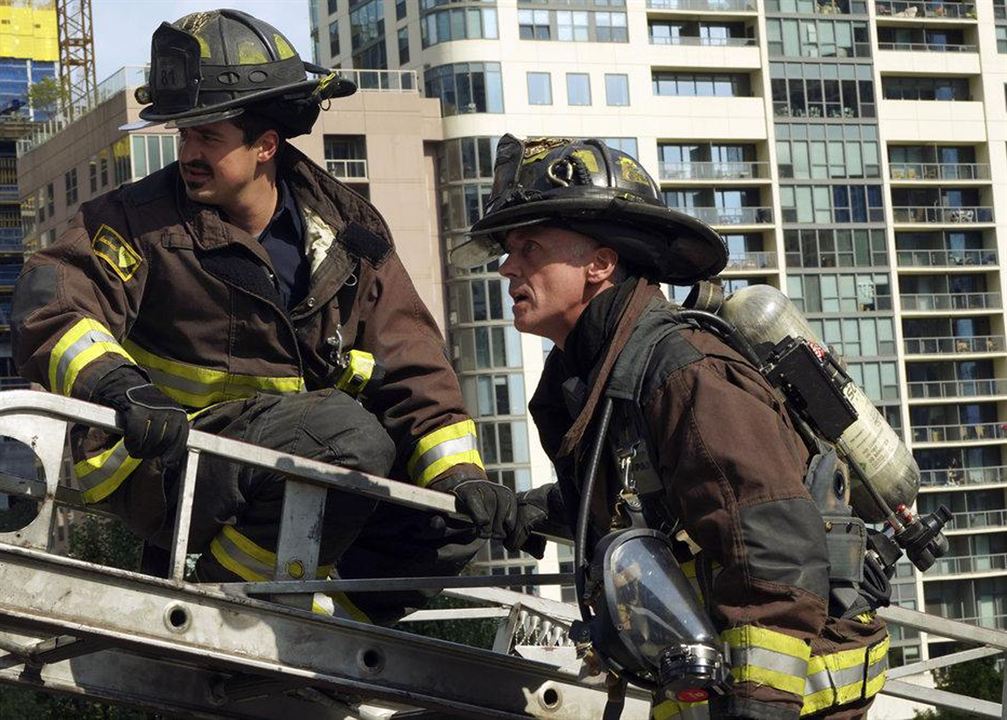 Chicago Fire : Photo David Eigenberg, Yuri Sardarov