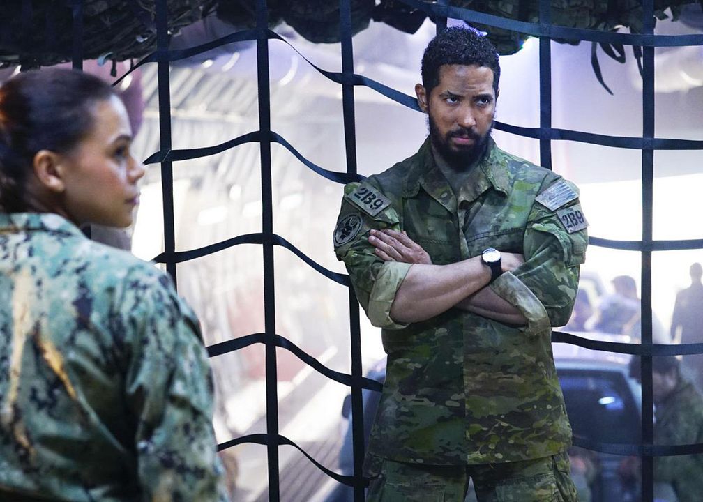 SEAL Team : Photo Neil Brown Jr., Toni Trucks