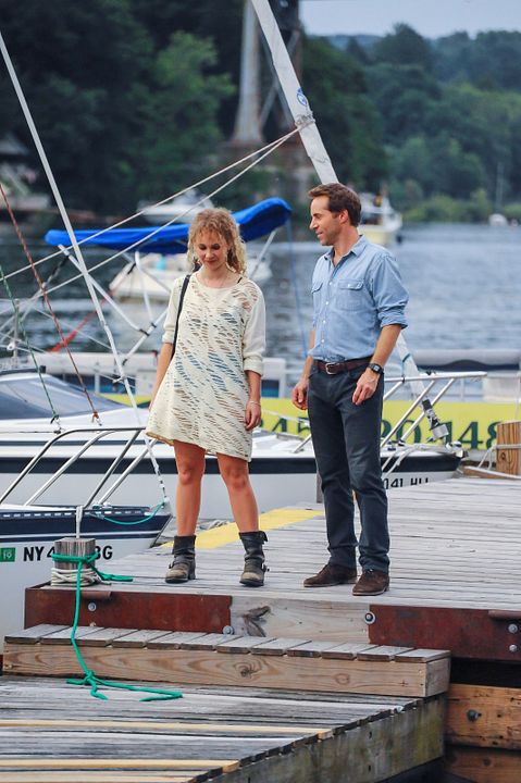 Mae au bord de l'eau : Photo Juno Temple, Alessandro Nivola