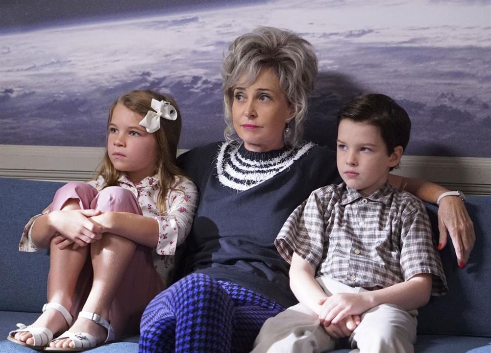 Young Sheldon : Photo Iain Armitage, Annie Potts, Raegan Revord