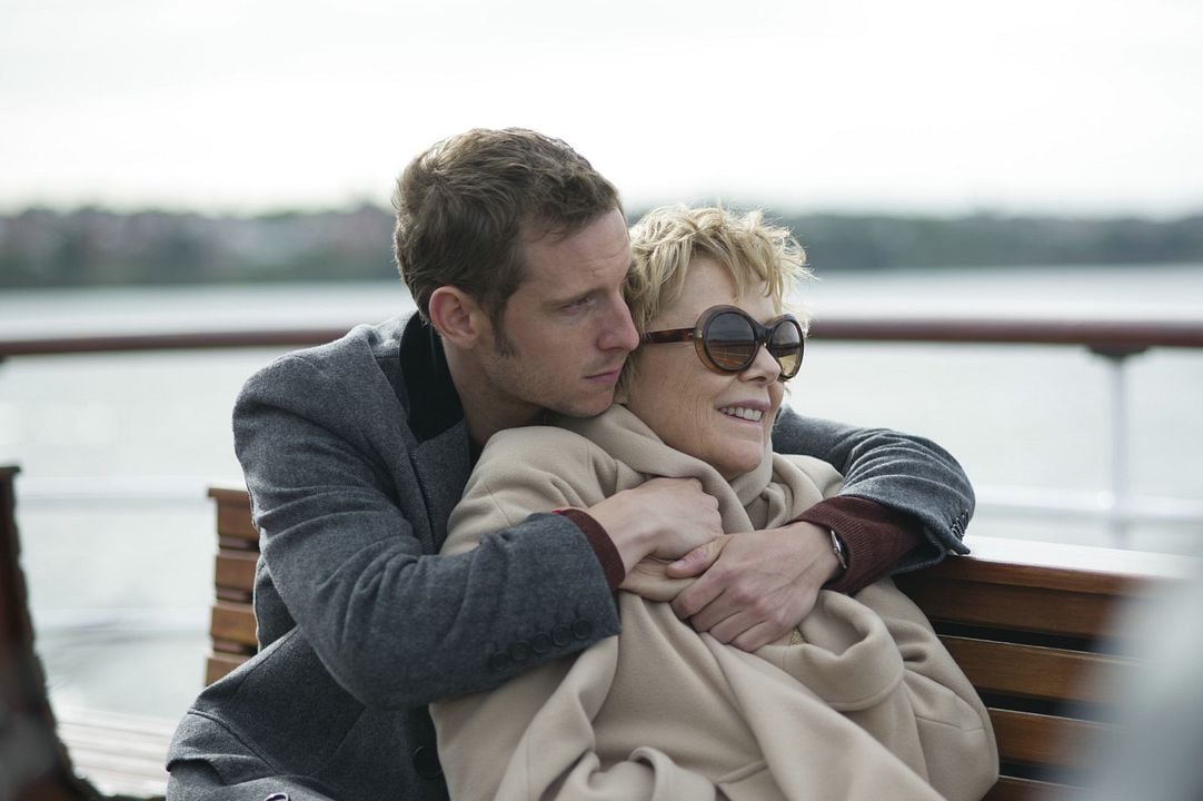 Film Stars Don’t Die in Liverpool : Photo Jamie Bell, Annette Bening