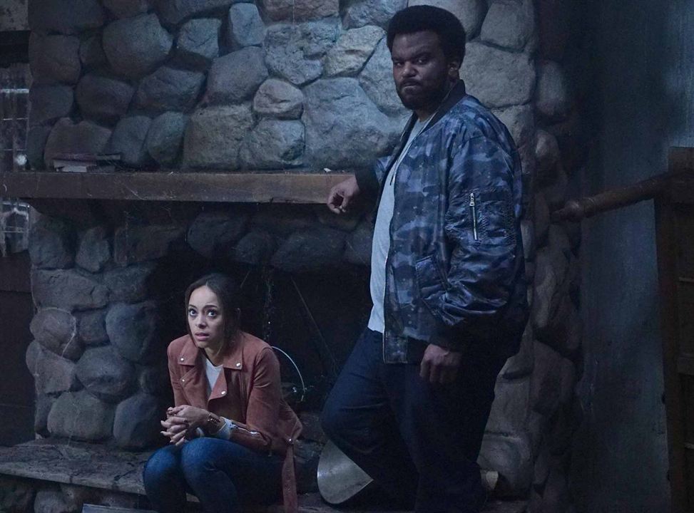 Ghosted : Photo Amber Stevens West, Craig Robinson