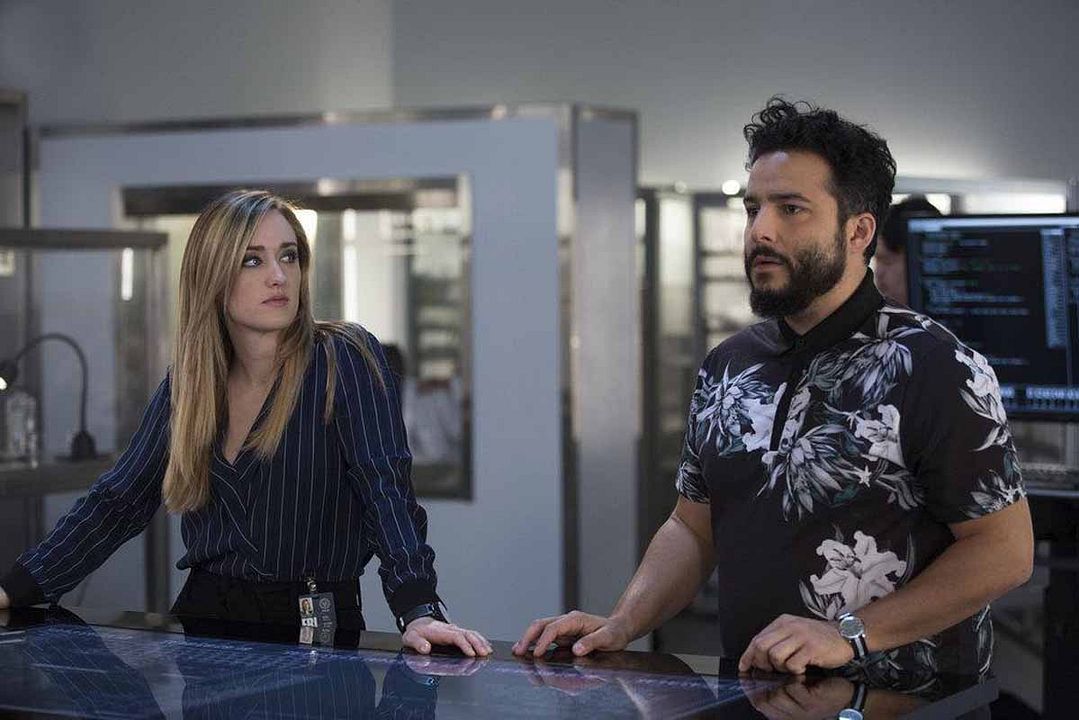 Blindspot : Photo Ennis Esmer, Ashley Johnson