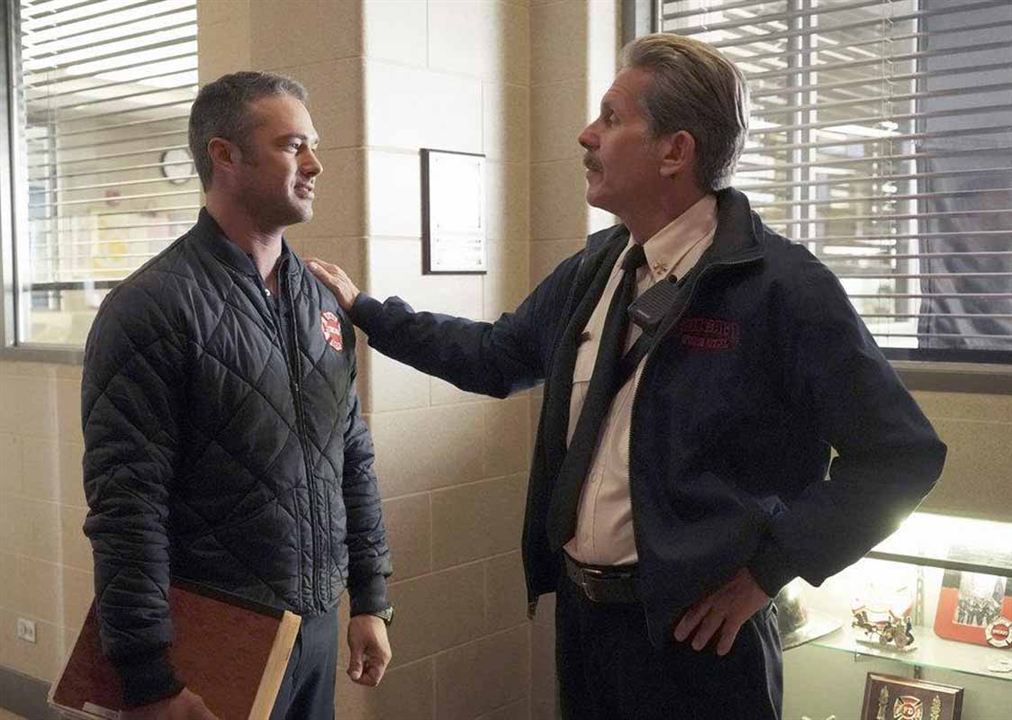 Chicago Fire : Photo Gary Cole, Taylor Kinney