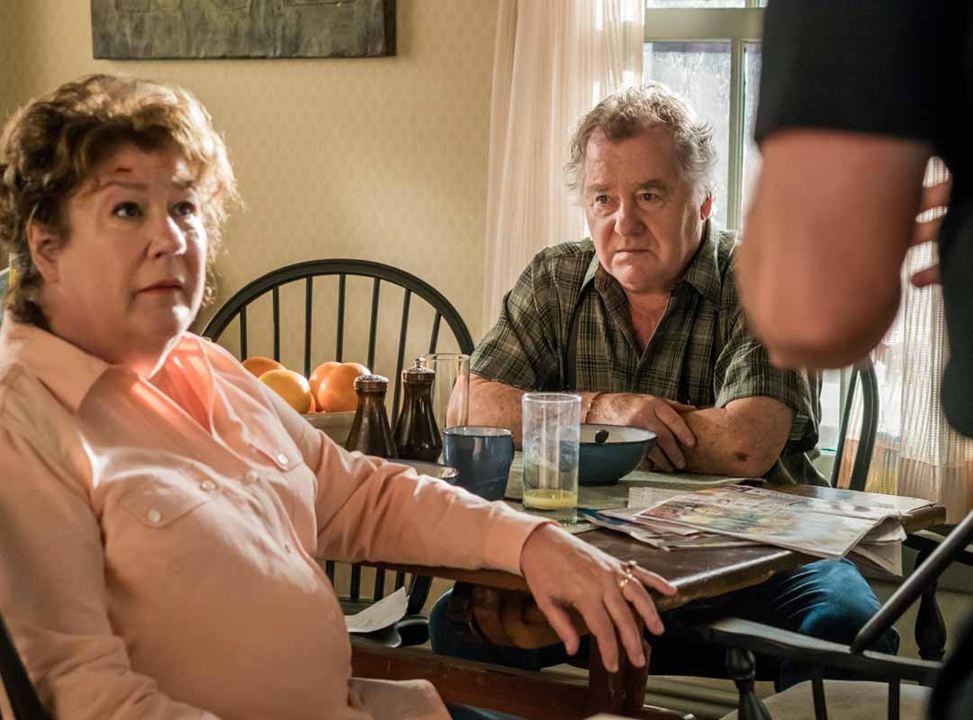 Sneaky Pete : Photo Peter Gerety, Margo Martindale