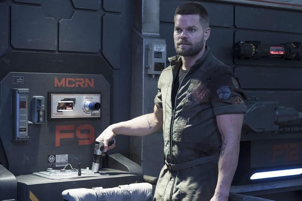 The Expanse : Photo Wes Chatham