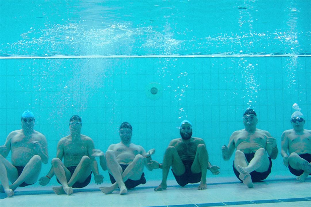 Regarde les hommes nager : Photo