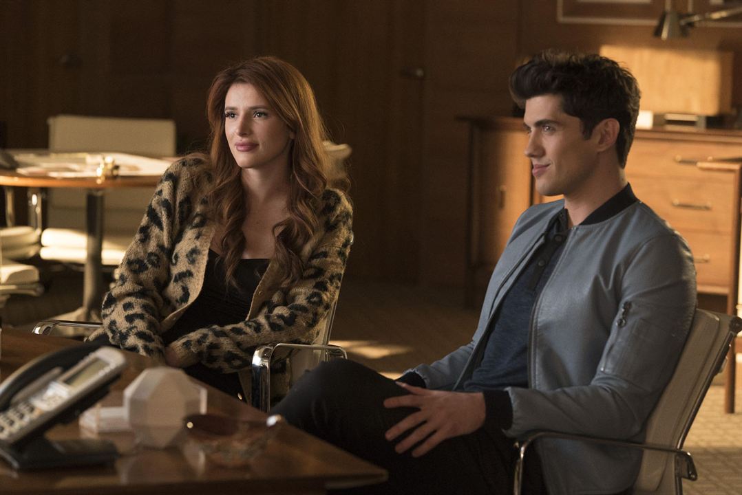 Famous In Love : Photo Bella Thorne, Carter Jenkins