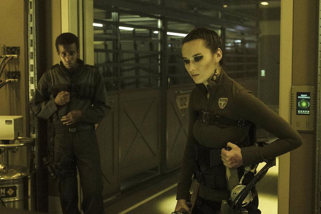 The Expanse : Photo Cara Gee