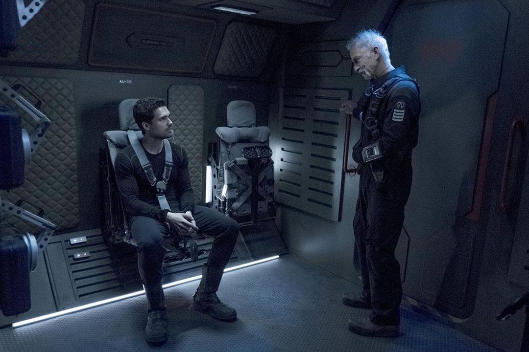 The Expanse : Photo Steven Strait, David Strathairn