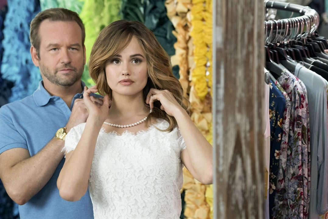 Insatiable : Photo Debby Ryan, Dallas Roberts