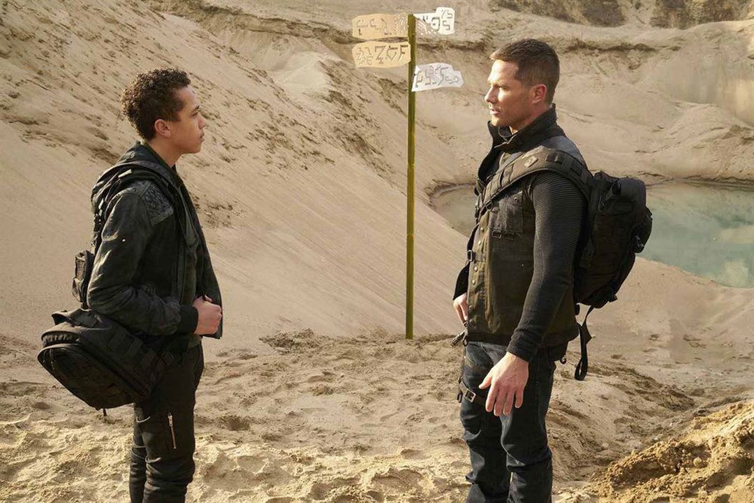 Killjoys : Photo Luke MacFarlane, Jaeden Noel