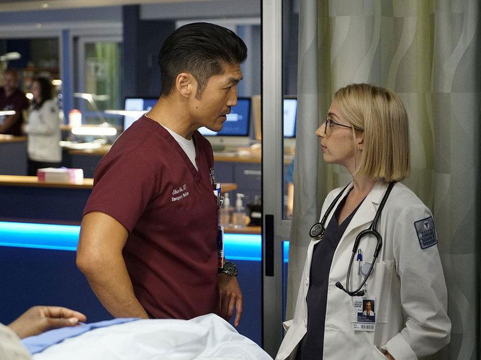 Chicago Med : Photo Brian Tee, Molly Kate Bernard