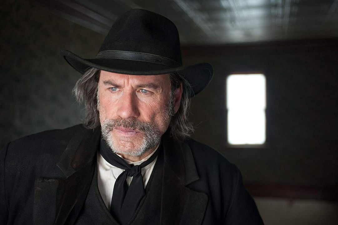 In A Valley Of Violence : Photo John Travolta
