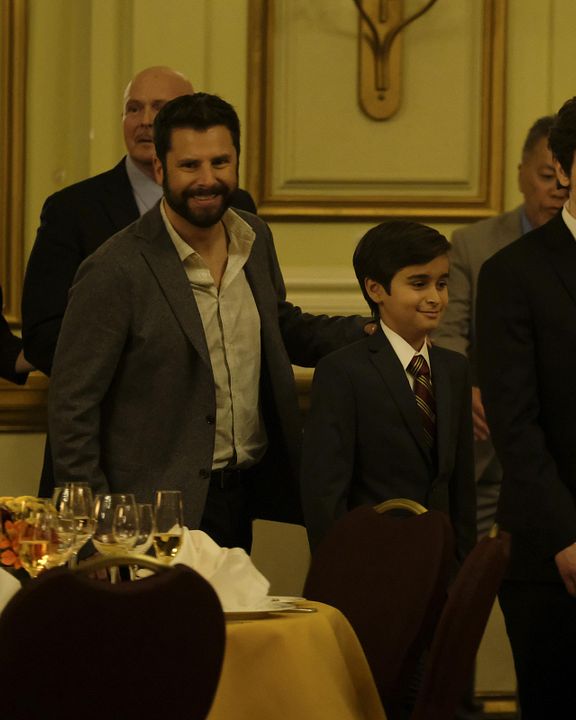 A Million Little Things : Photo James Roday Rodriguez, Chance Hurstfield