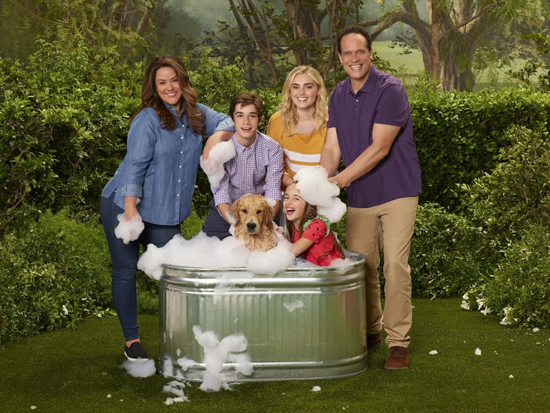 Photo Julia Butters, Katy Mixon, Daniel DiMaggio, Meg Donnelly, Diedrich Bader