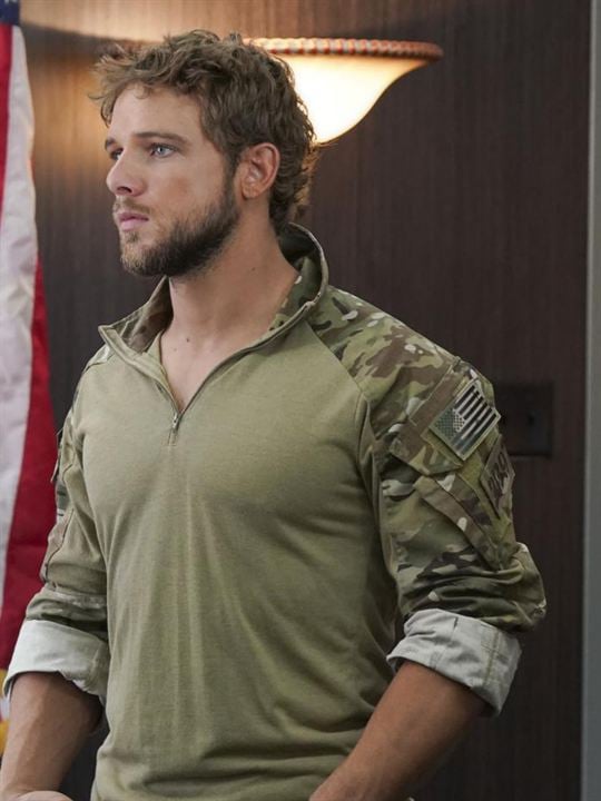 SEAL Team : Photo Max Thieriot