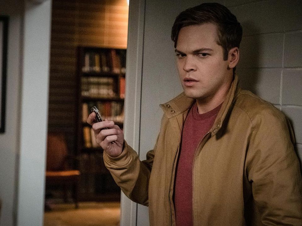 Supernatural : Affiche Alexander Calvert