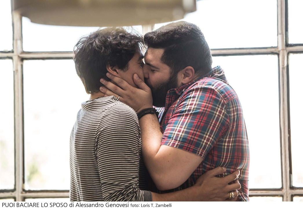 Tu peux embrasser le marié : Photo Salvatore Esposito, Cristiano Caccamo