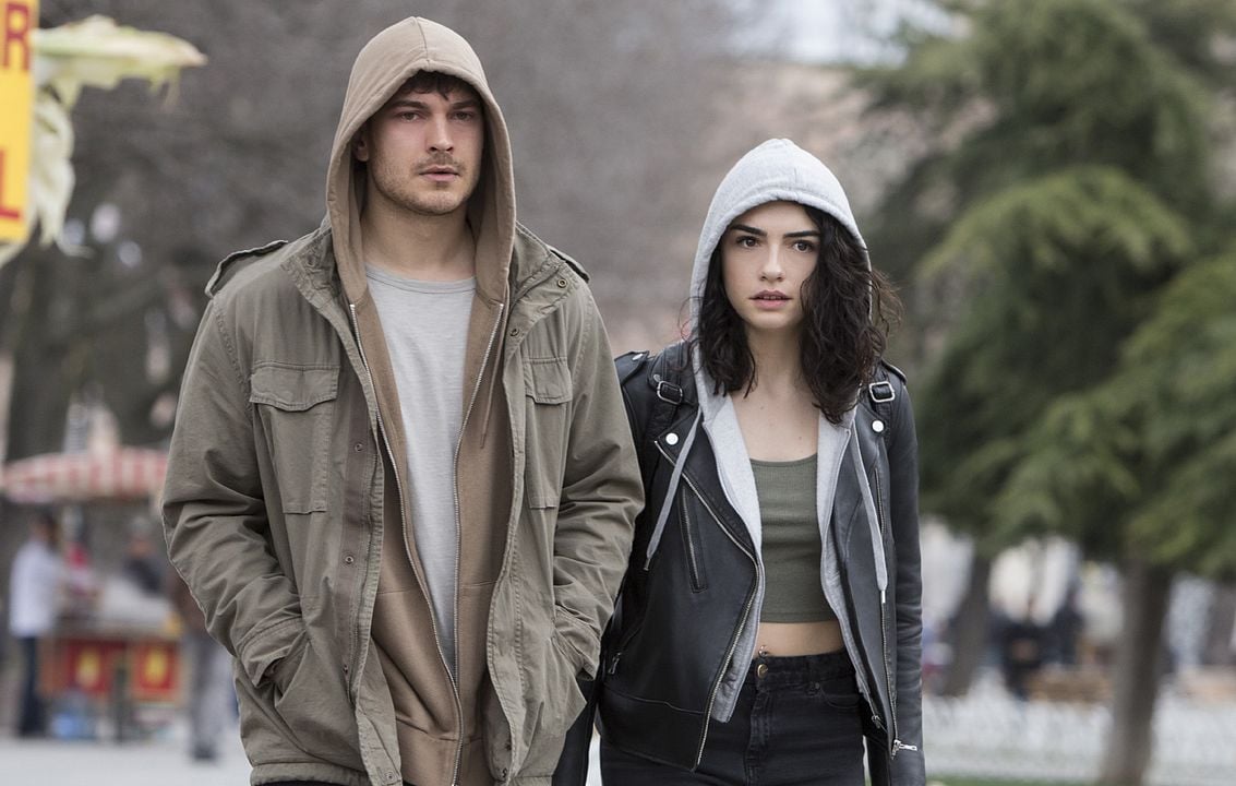 The Protector : Photo Çağatay Ulusoy, Hazar Ergüçlü