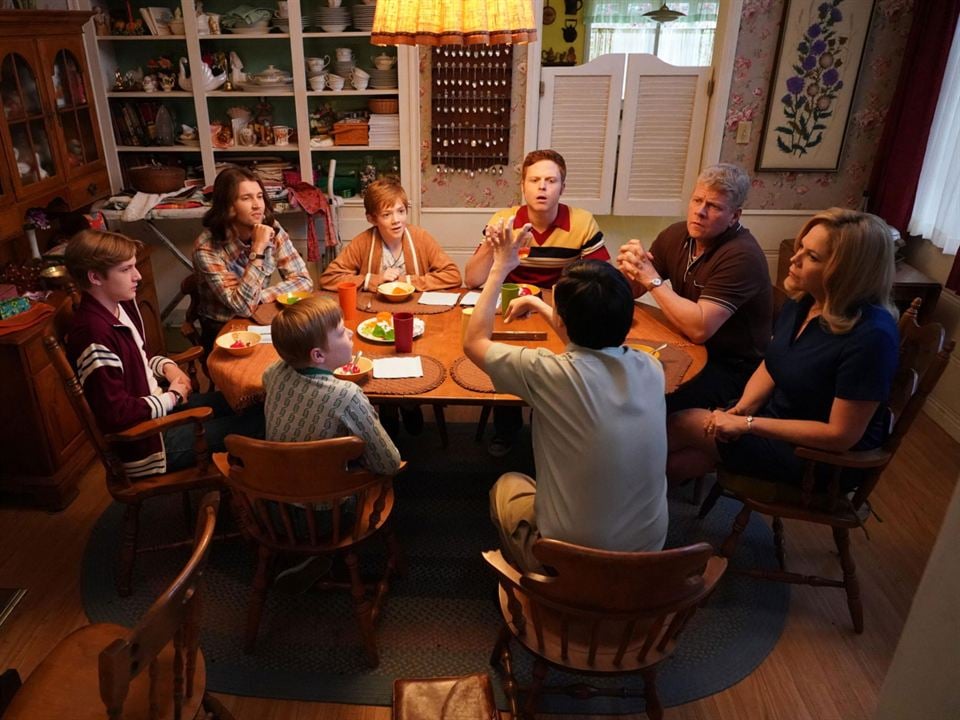 The Kids Are Alright : Photo Mary McCormack, Jack Gore, Andy Walken, Christopher Paul Richards, Caleb Foote, Sam Straley, Michael Cudlitz