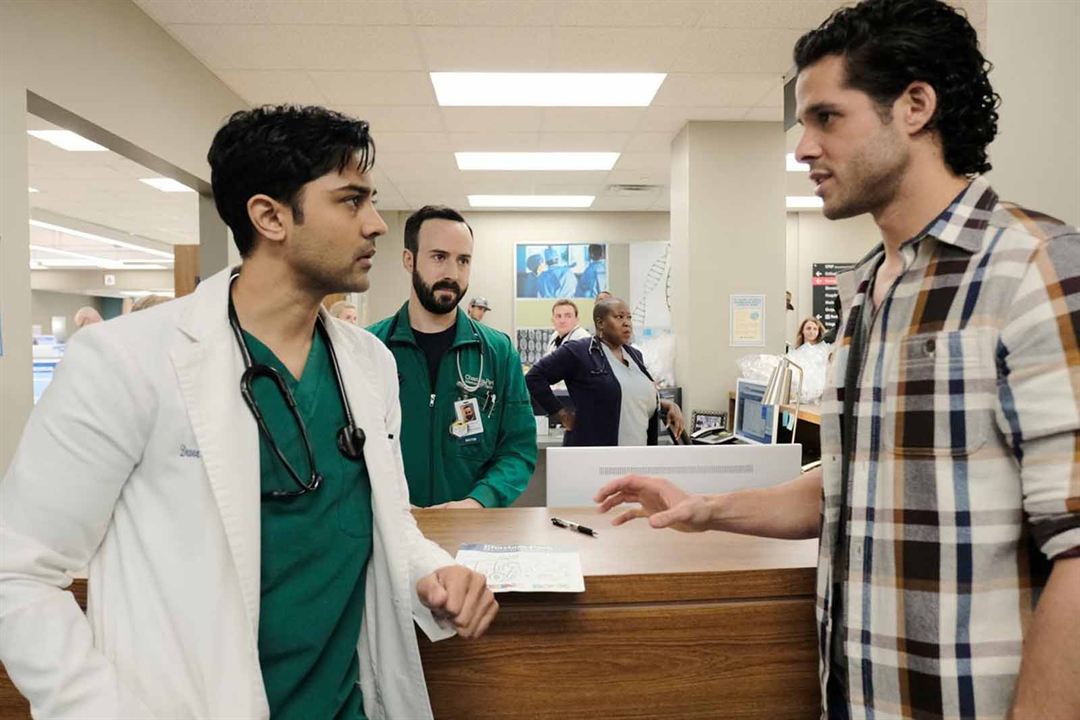 The Resident : Photo Manish Dayal, Miles Gaston Villanueva, Tasso Feldman